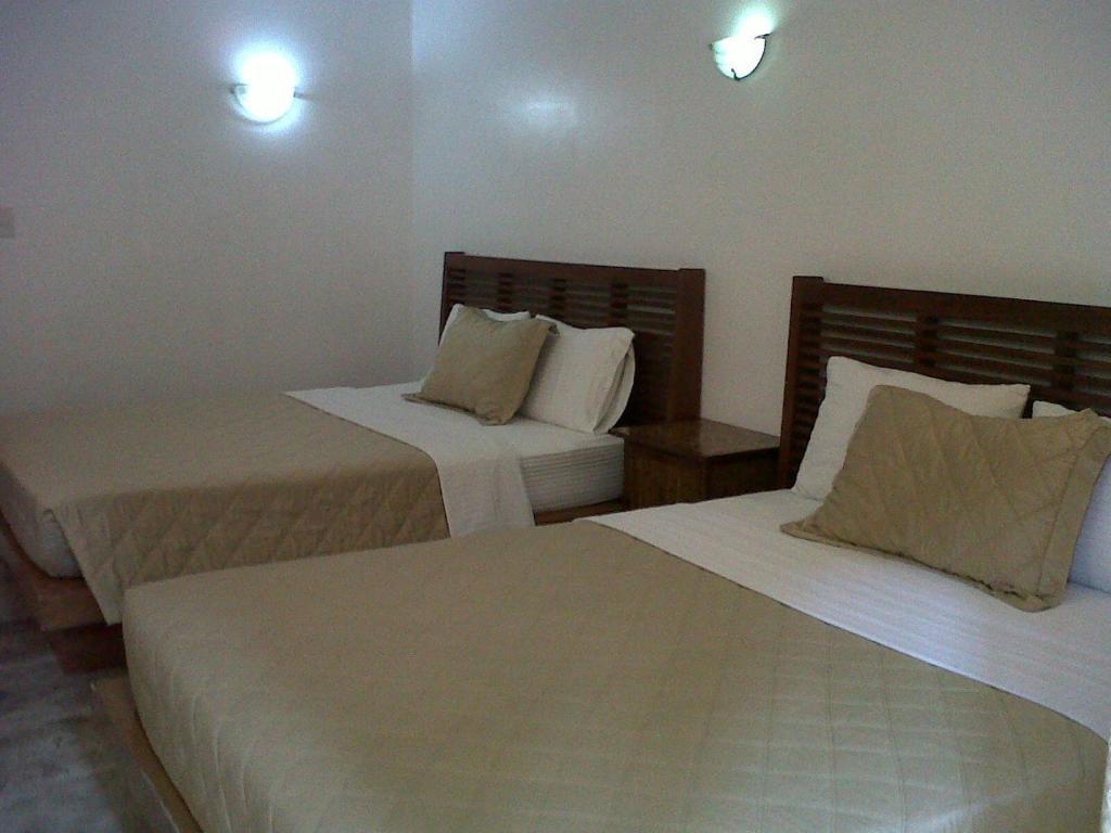 Balabag  Beachcomber Resort חדר תמונה