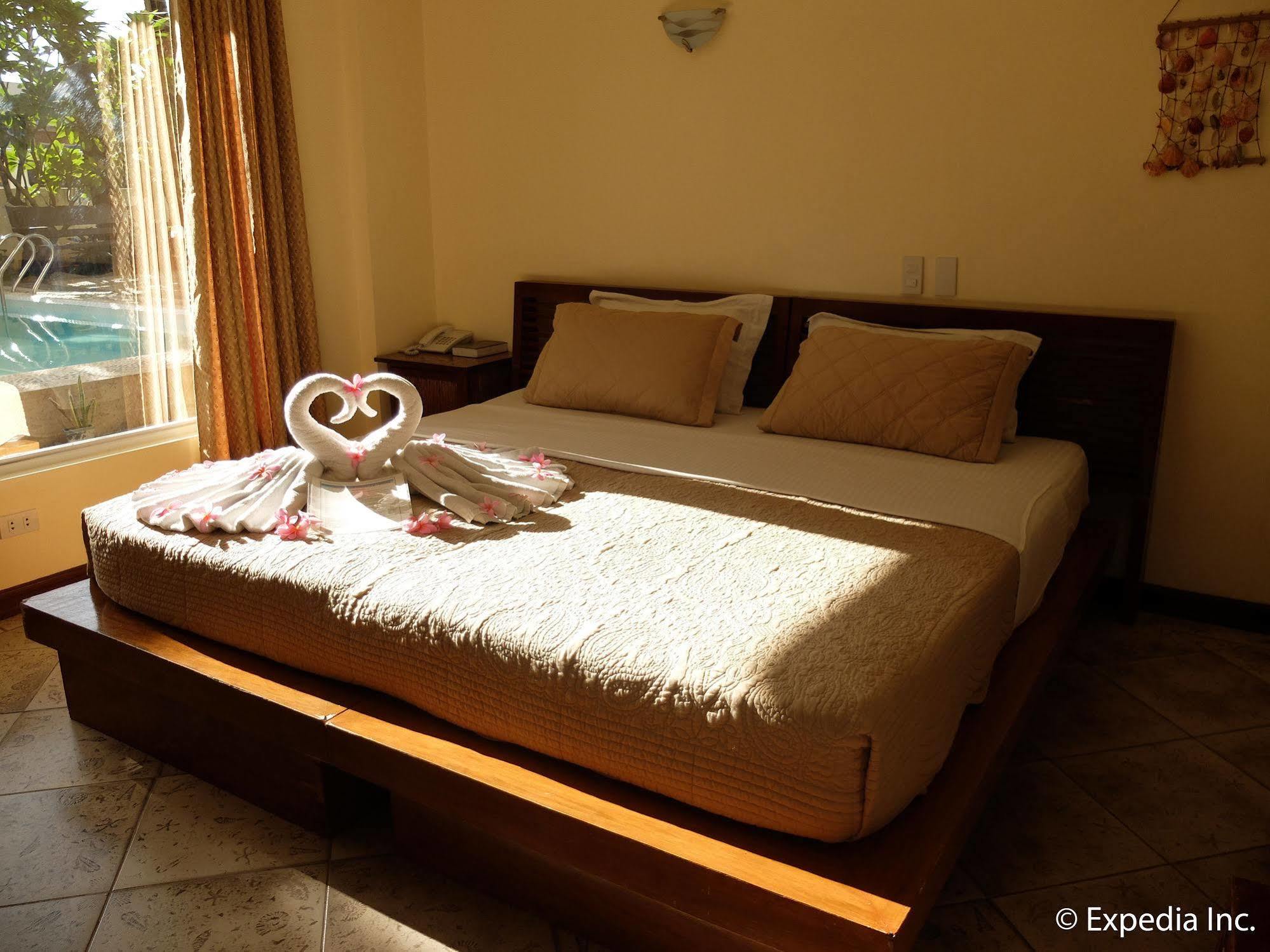 Balabag  Beachcomber Resort מראה חיצוני תמונה